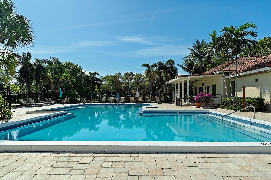 950 Lavers Circle Apt F-205