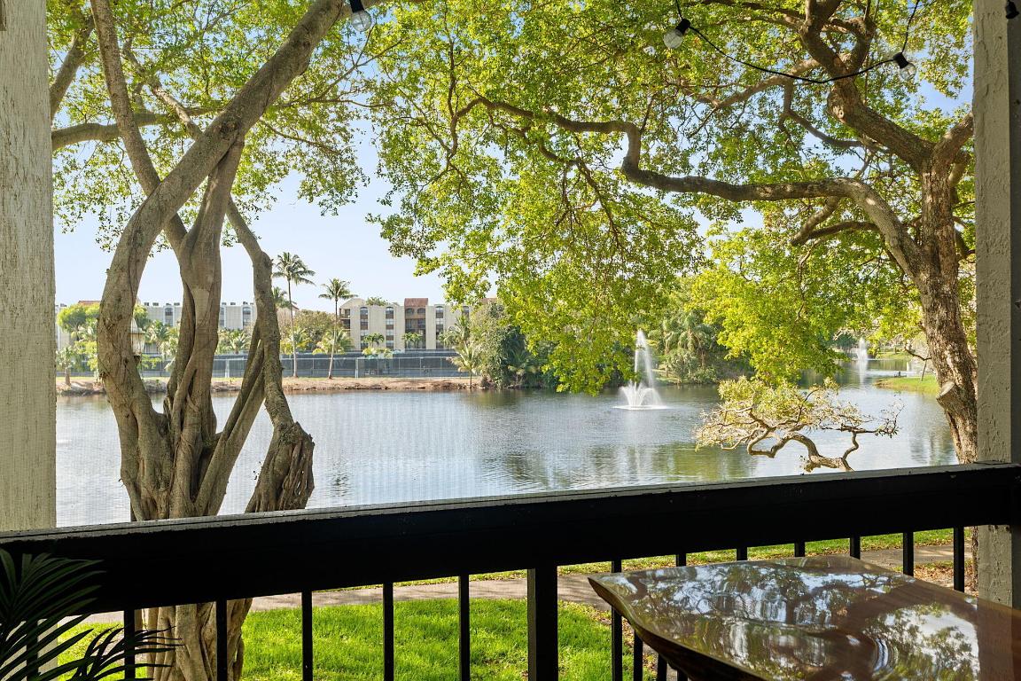 950 Lavers Circle Apt F-205