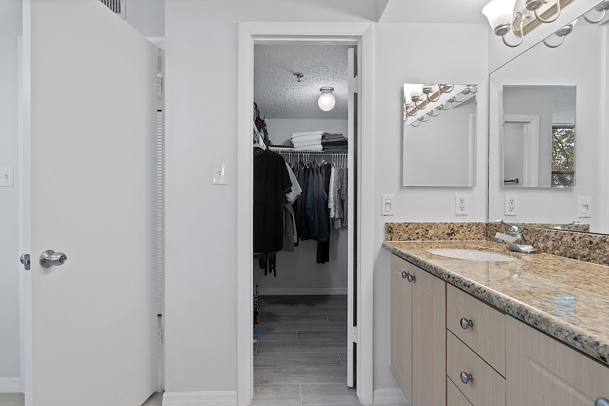 950 Lavers Circle Apt F-205