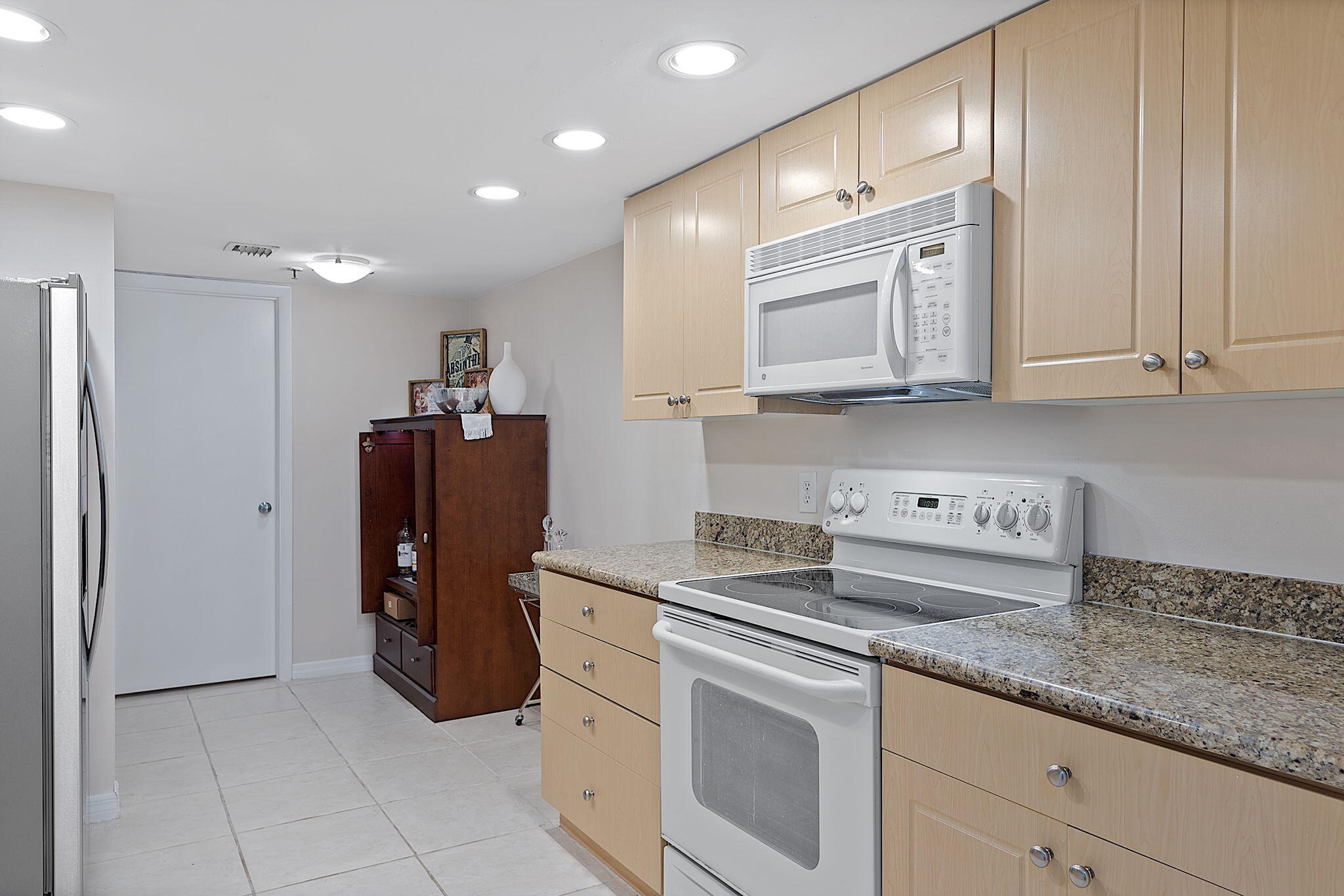 950 Lavers Circle Apt F-205