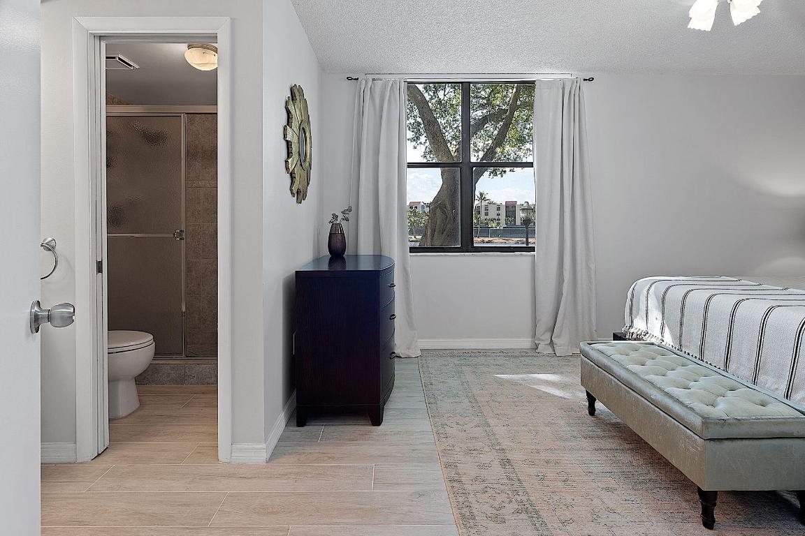 950 Lavers Circle Apt F-205