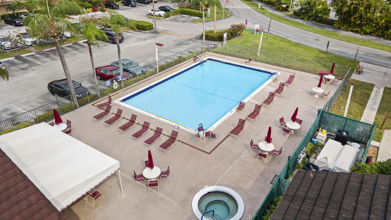 4734 Lucerne Lakes Boulevard 201