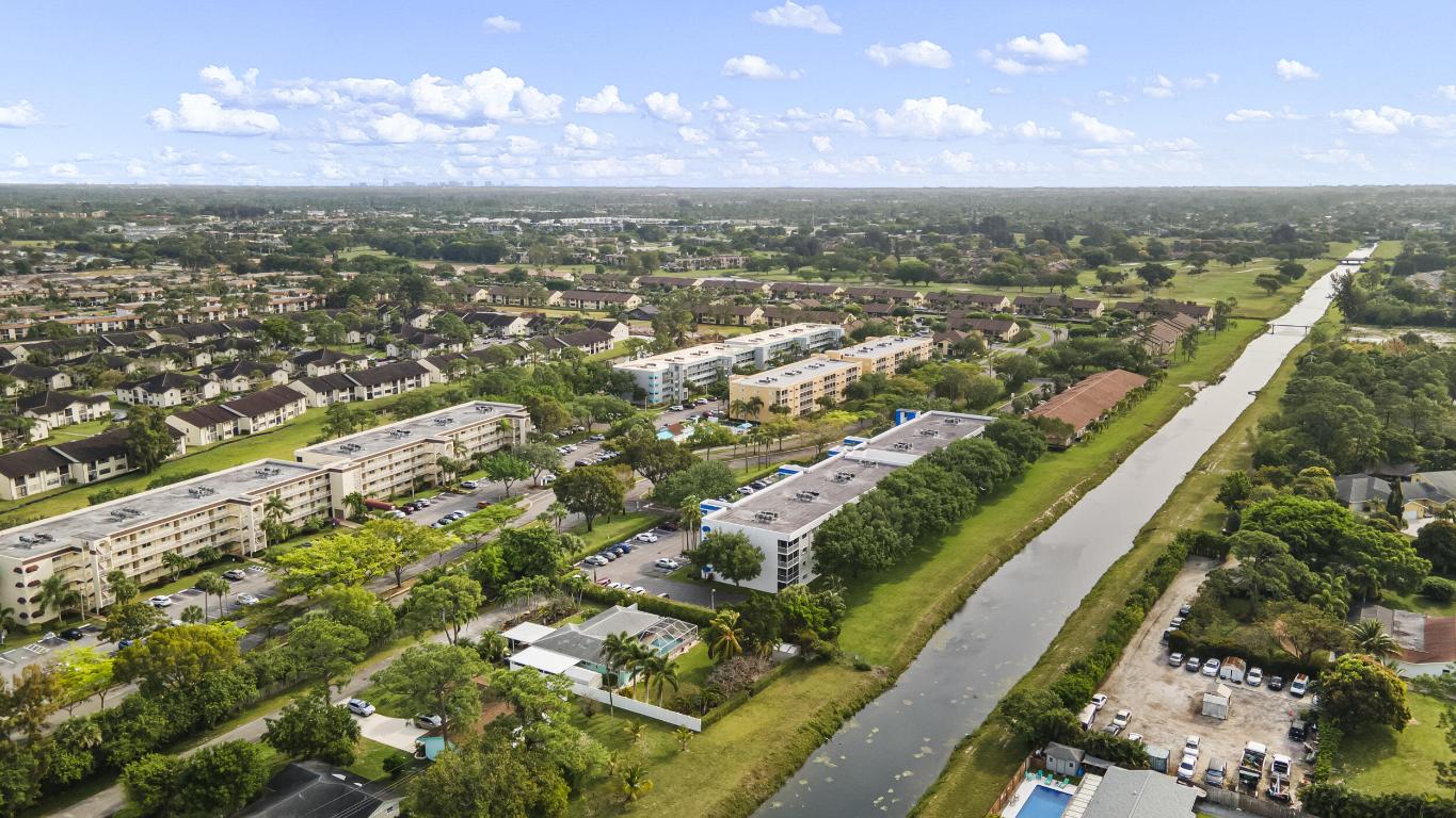 4734 Lucerne Lakes Boulevard 201