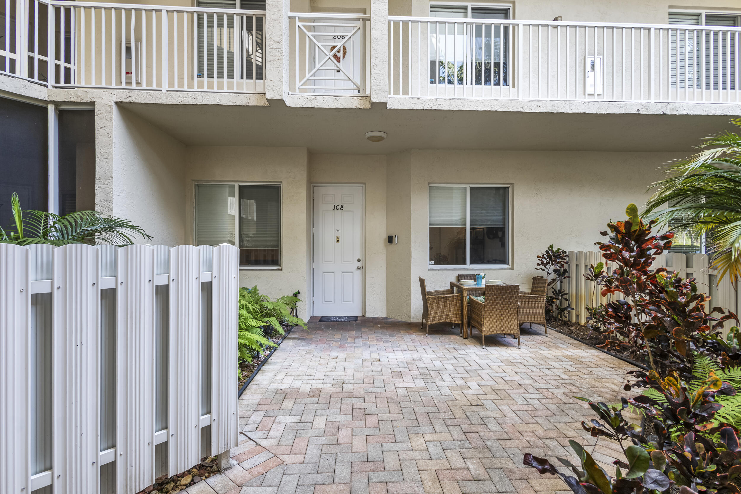 3600 Oaks Clubhouse Drive 108