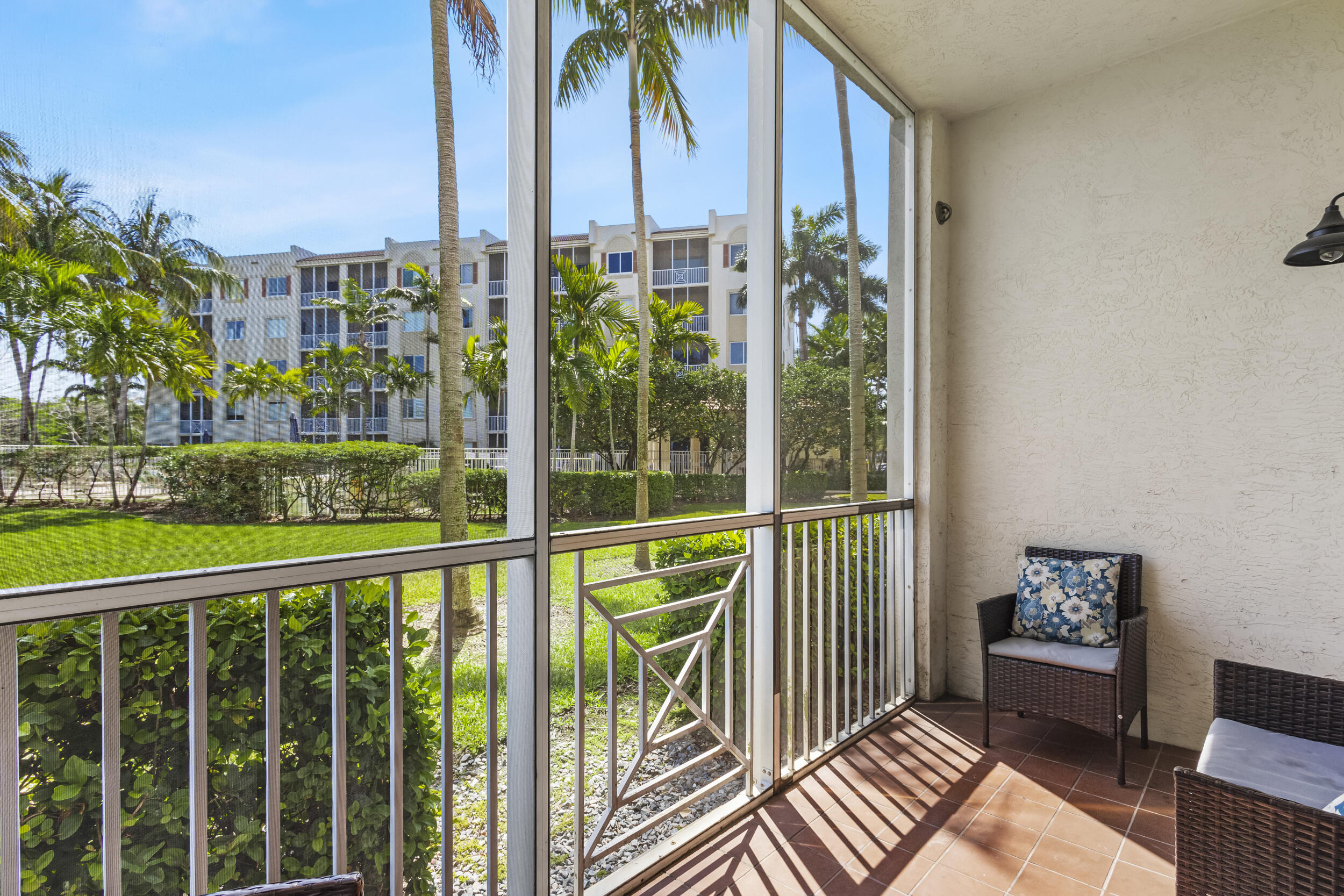 3600 Oaks Clubhouse Drive 108