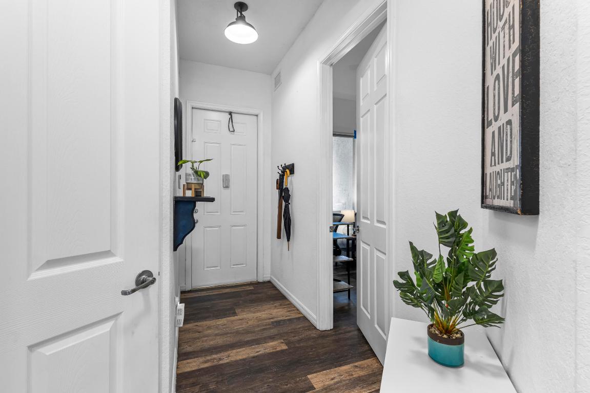 3600 Oaks Clubhouse Drive 108