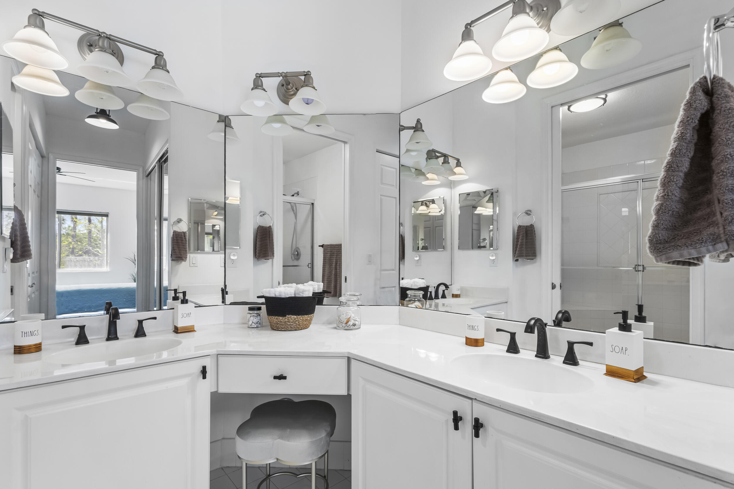 3600 Oaks Clubhouse Drive 108