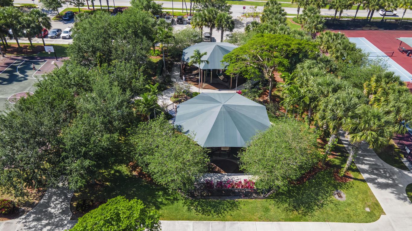 3600 Oaks Clubhouse Drive 108