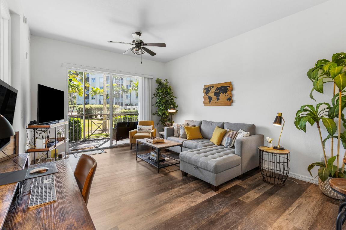 3600 Oaks Clubhouse Drive 108