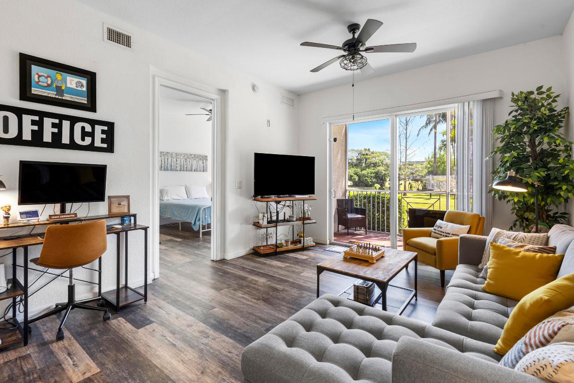 3600 Oaks Clubhouse Drive 108