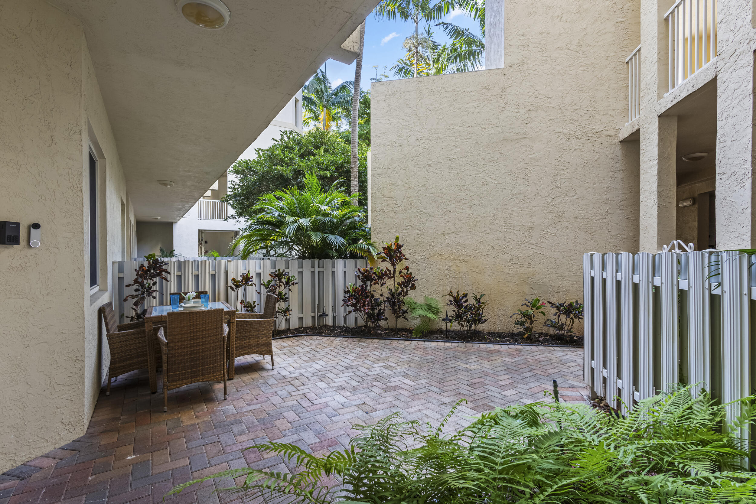 3600 Oaks Clubhouse Drive 108