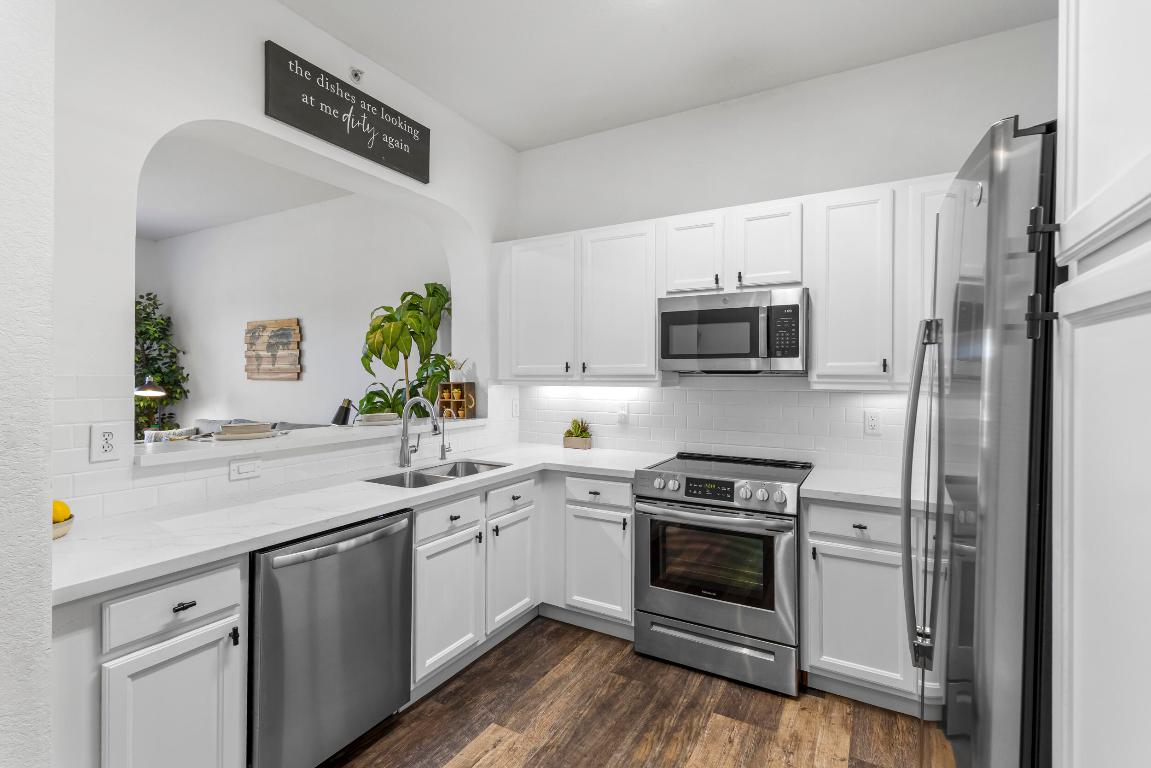 3600 Oaks Clubhouse Drive 108