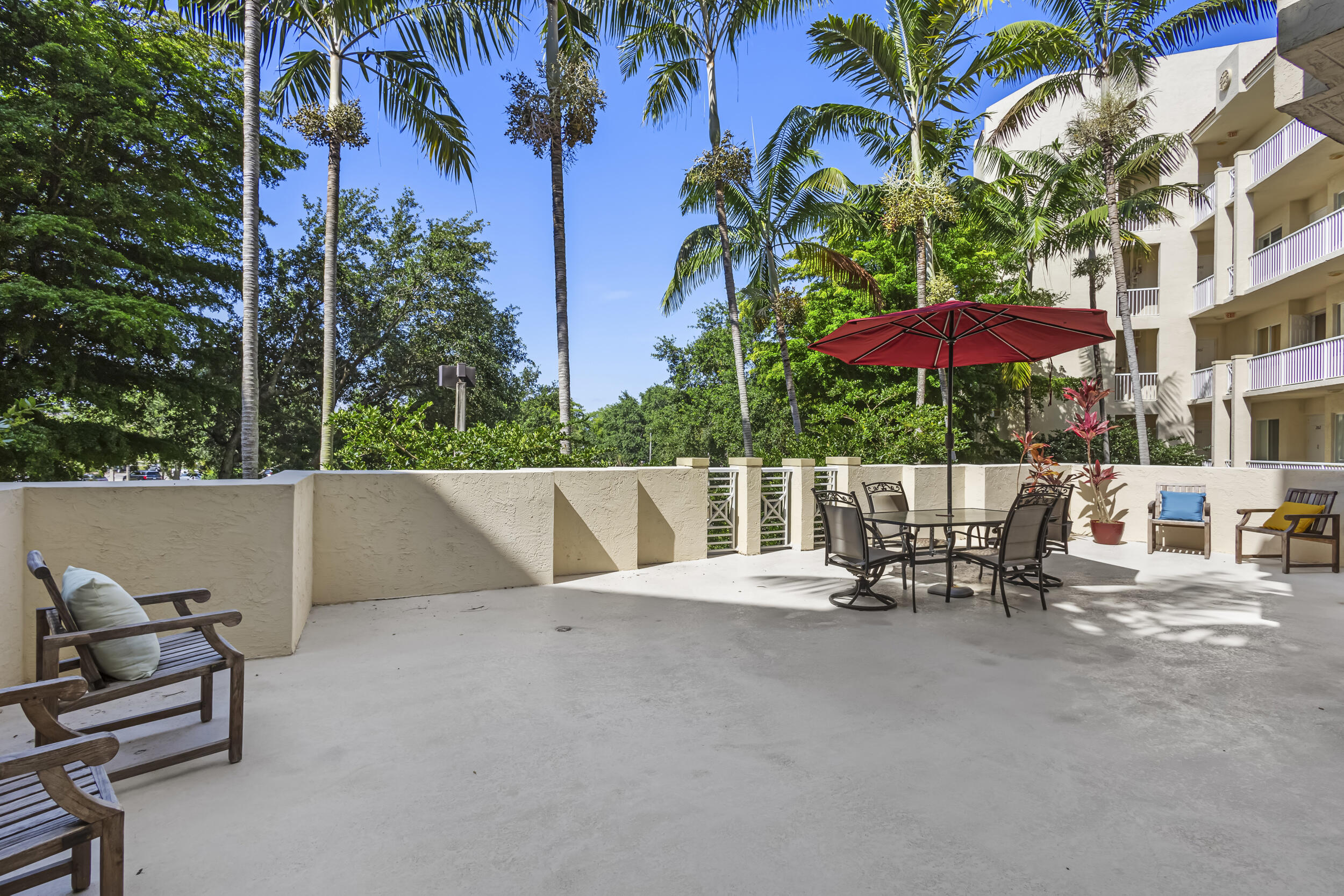 3600 Oaks Clubhouse Drive 108
