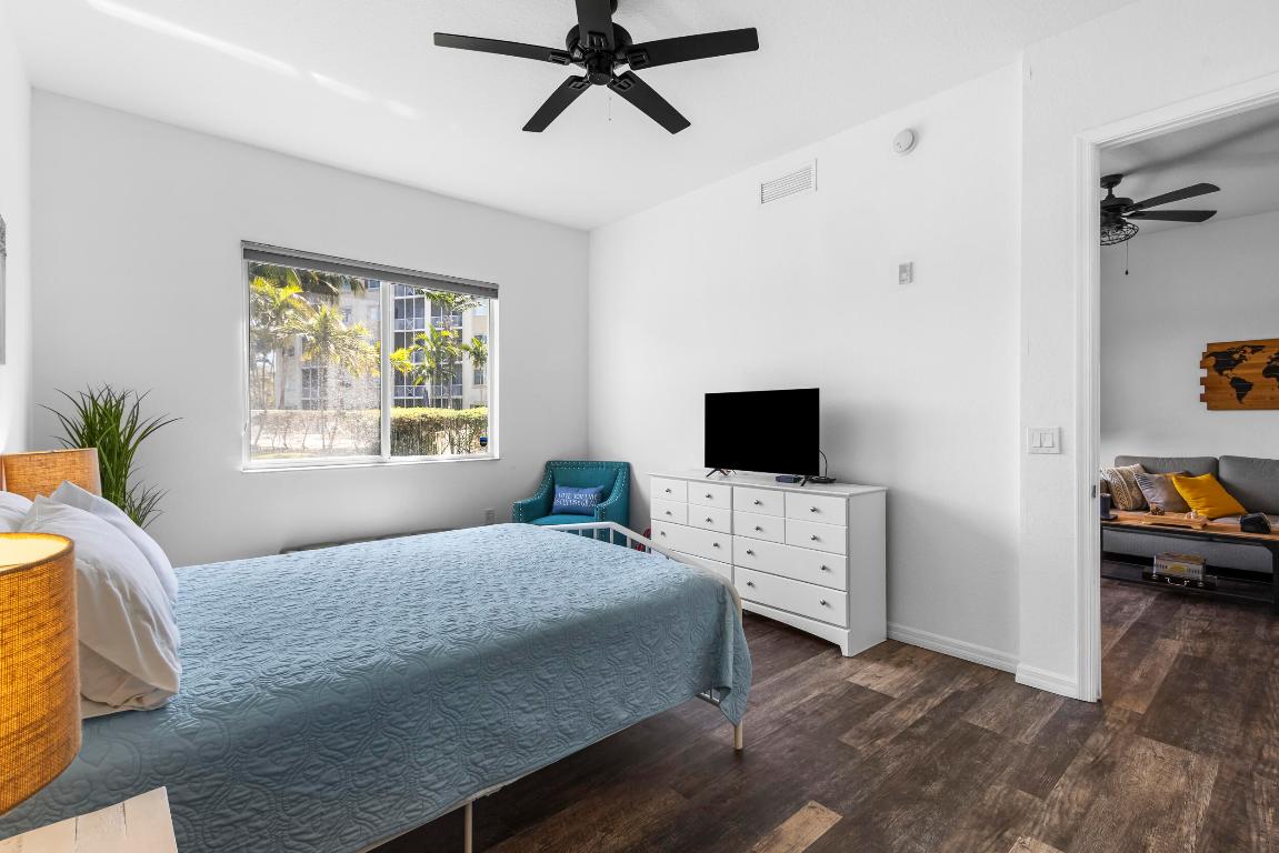 3600 Oaks Clubhouse Drive 108