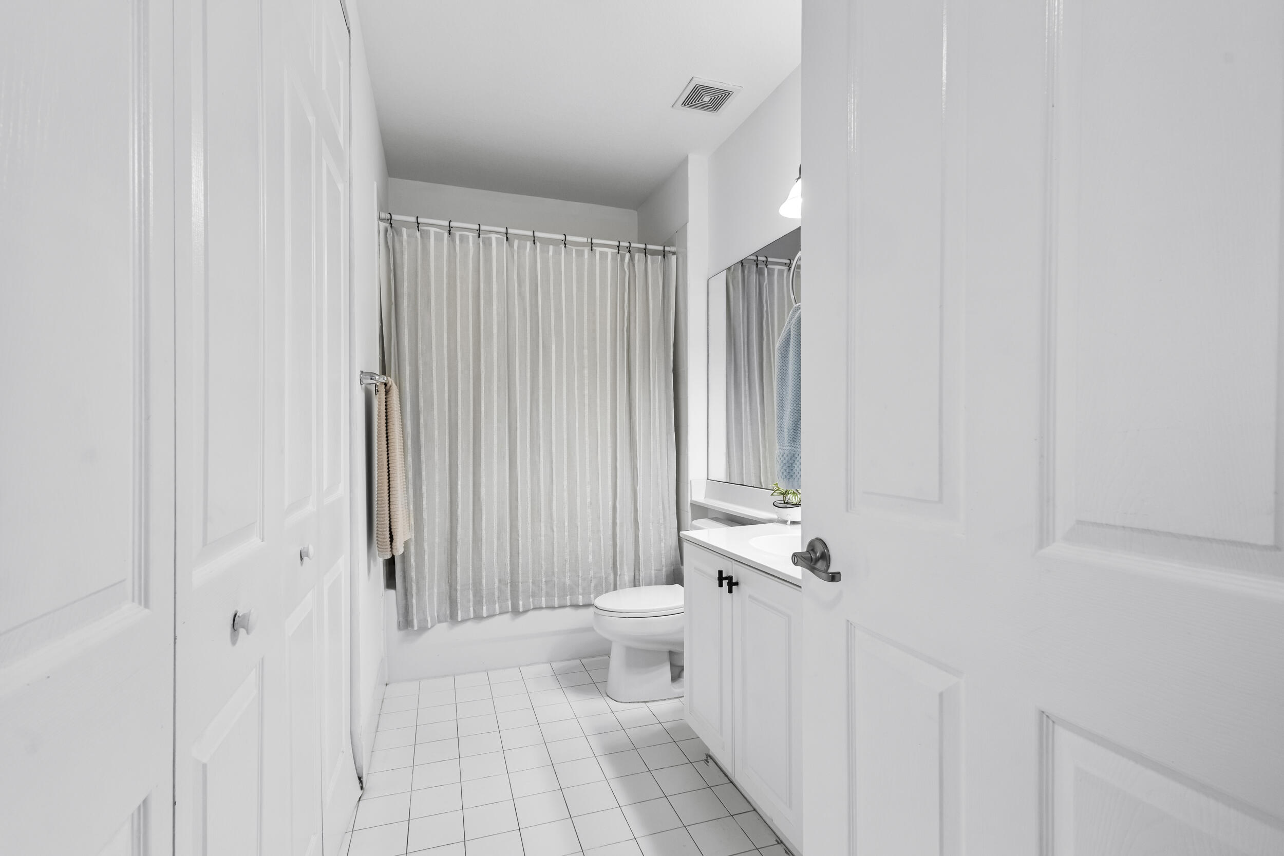 3600 Oaks Clubhouse Drive 108