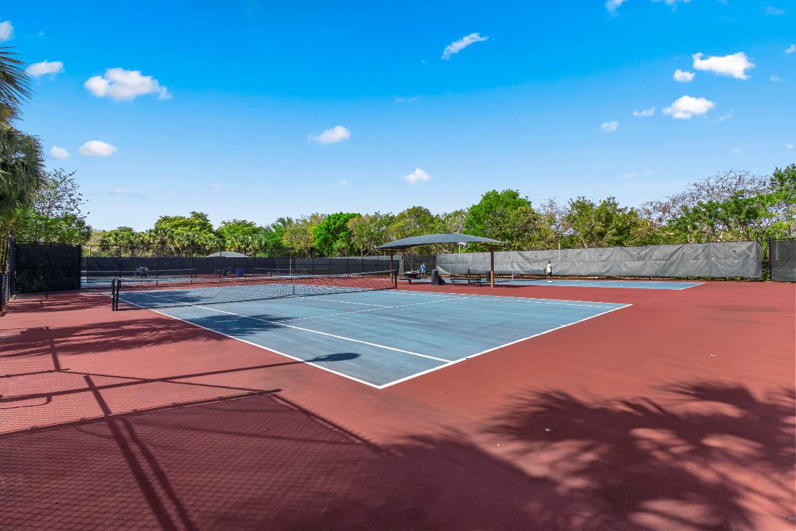 3600 Oaks Clubhouse Drive 108