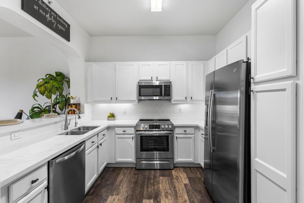 3600 Oaks Clubhouse Drive 108