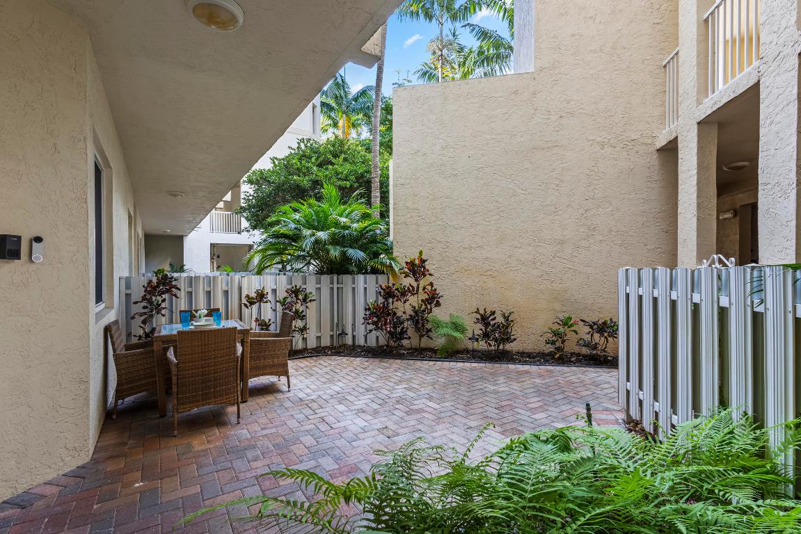 3600 Oaks Clubhouse Drive 108