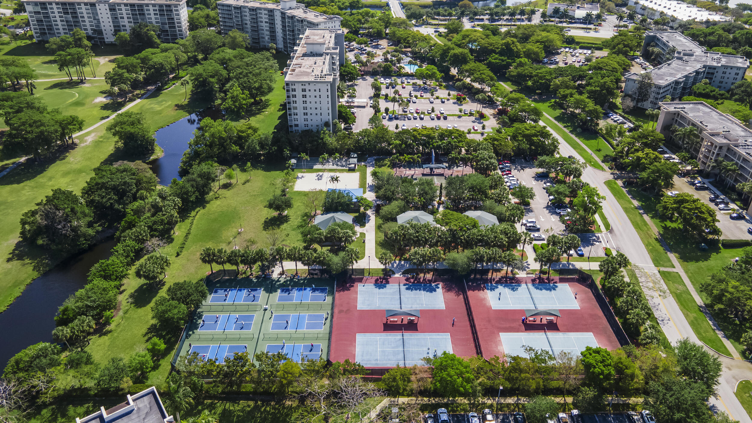 3600 Oaks Clubhouse Drive 108