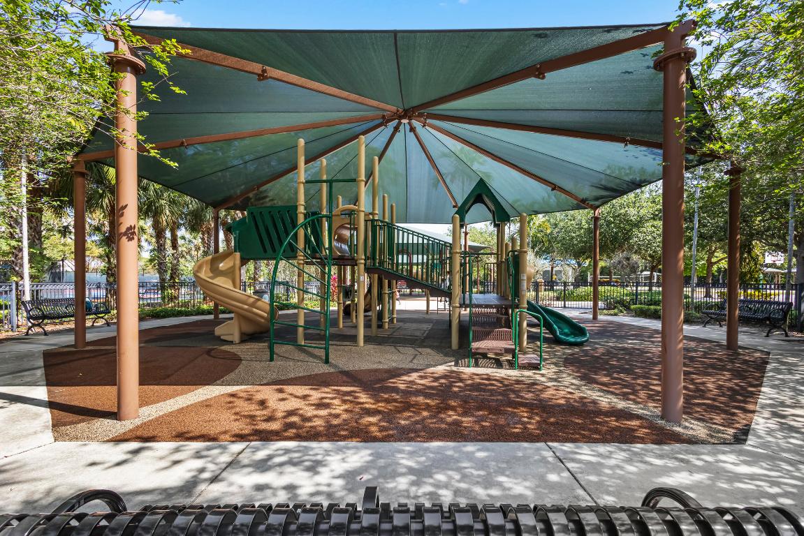 3600 Oaks Clubhouse Drive 108