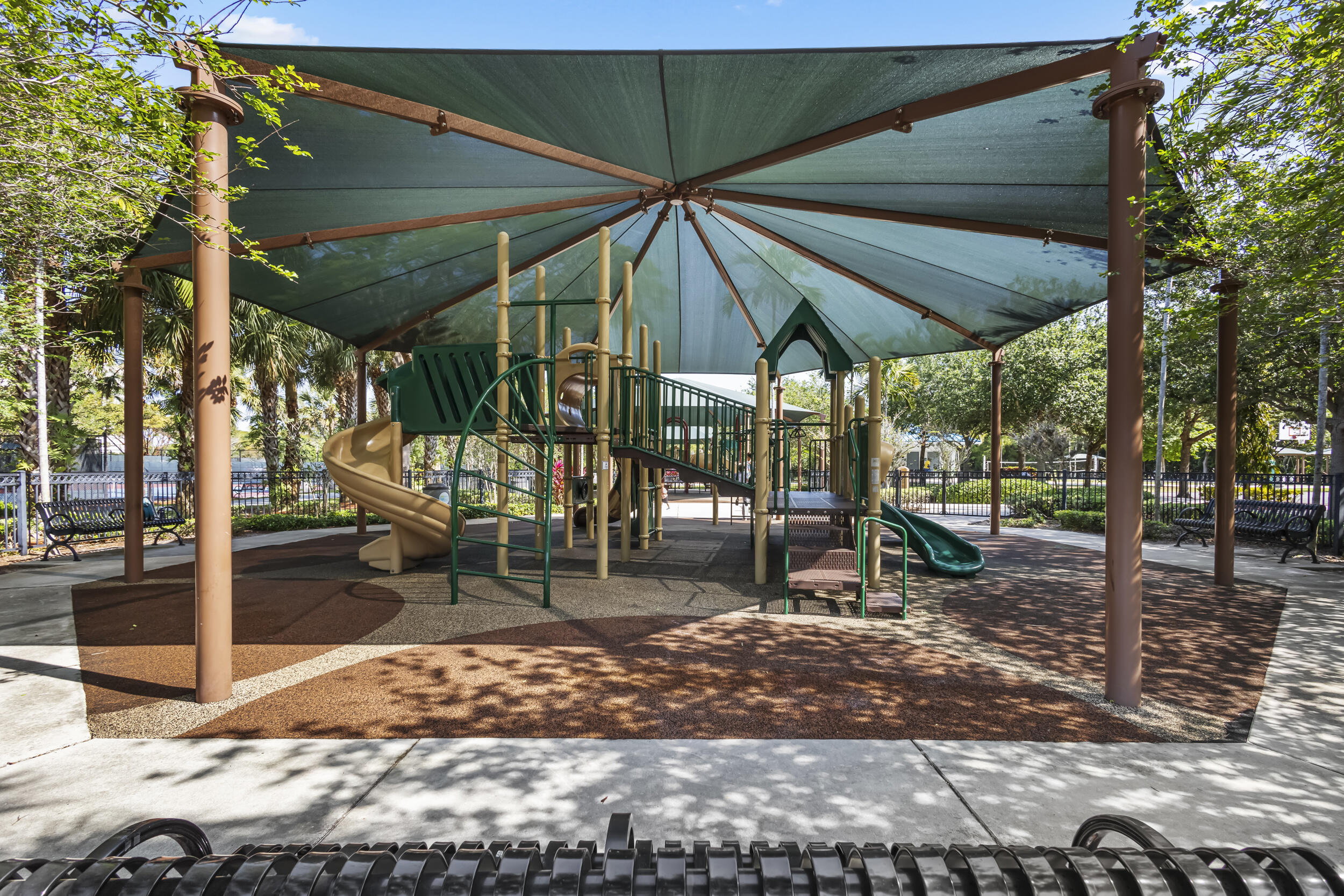 3600 Oaks Clubhouse Drive 108