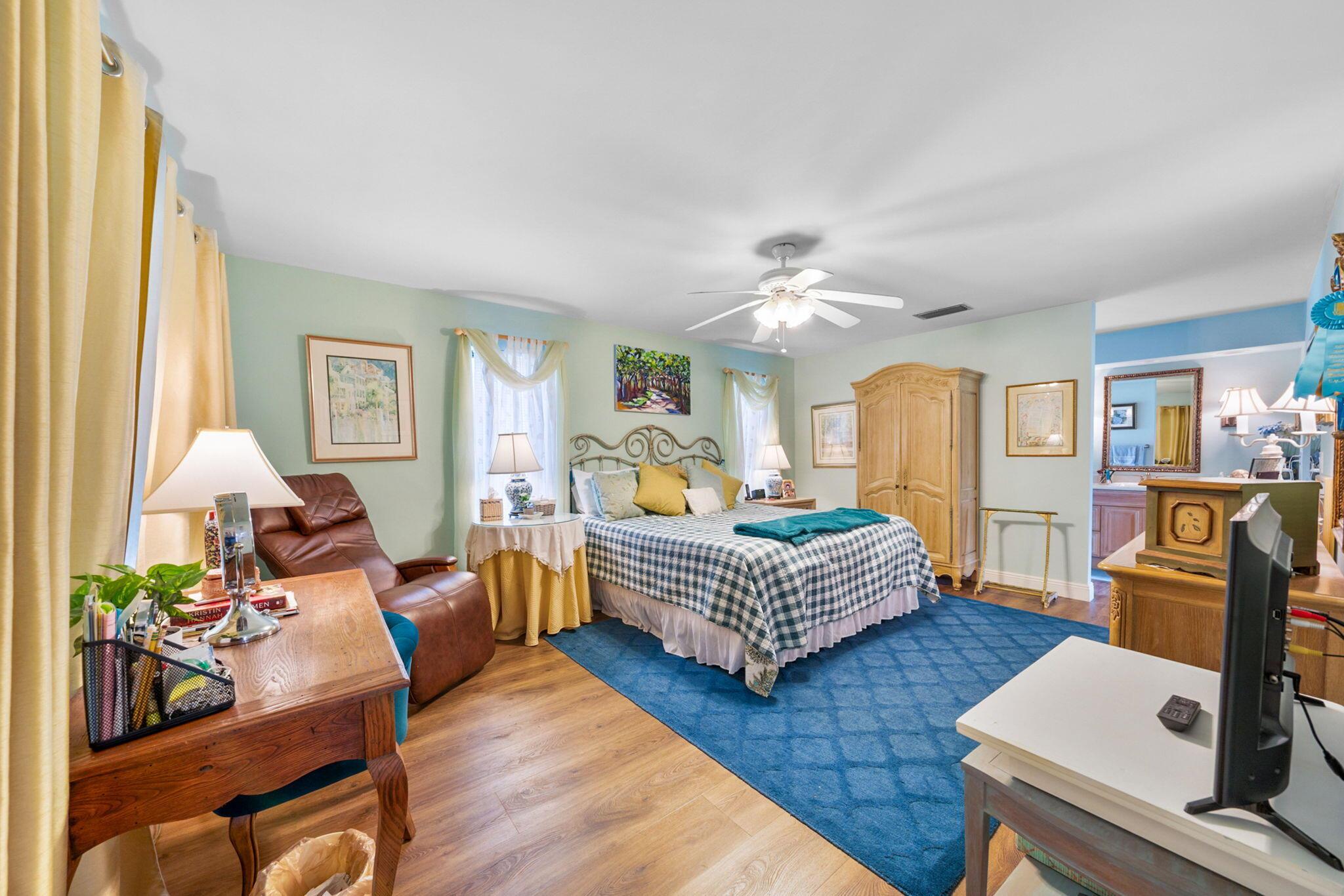 5625 Lakeview Mews Court