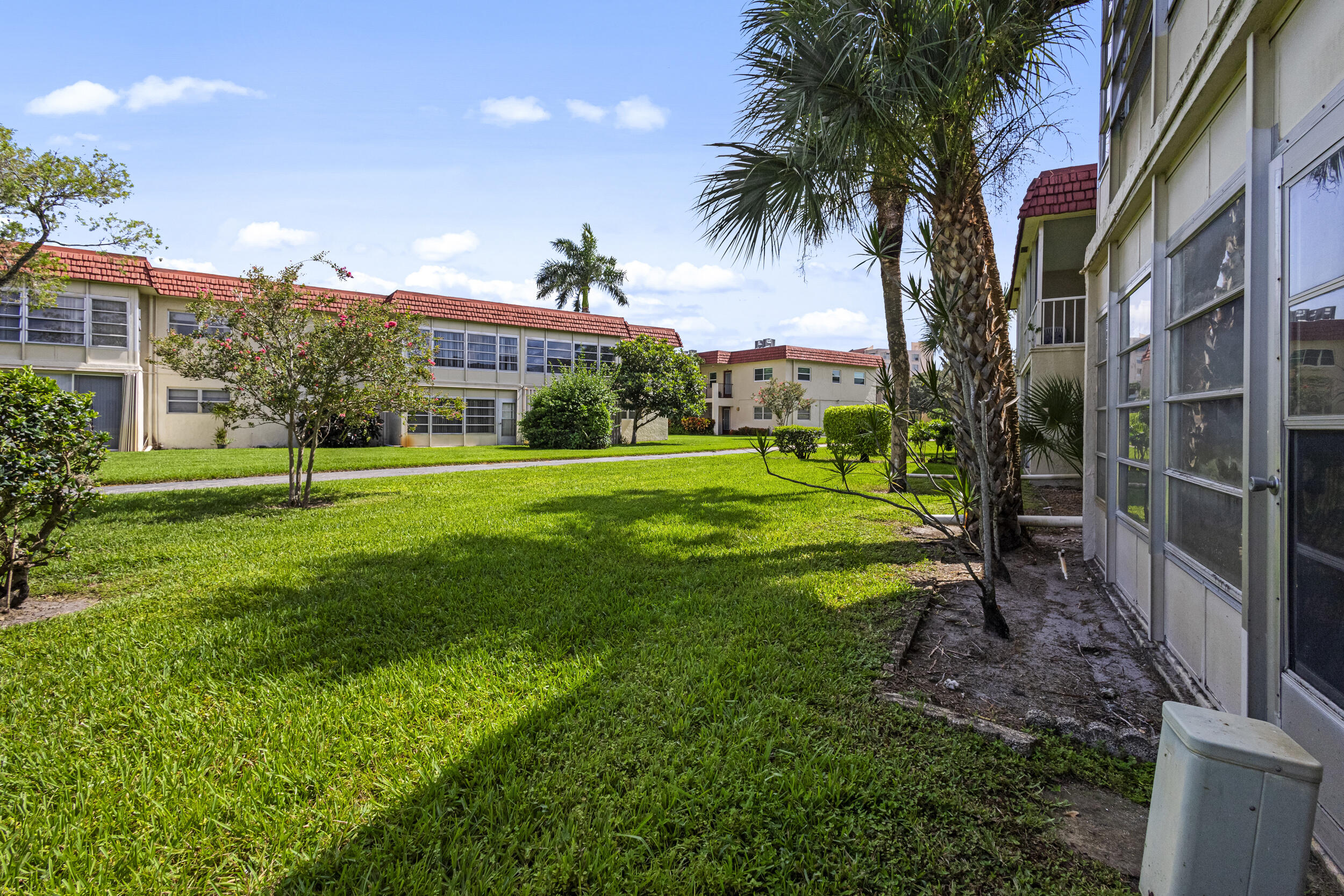 3 Abbey Lane 106