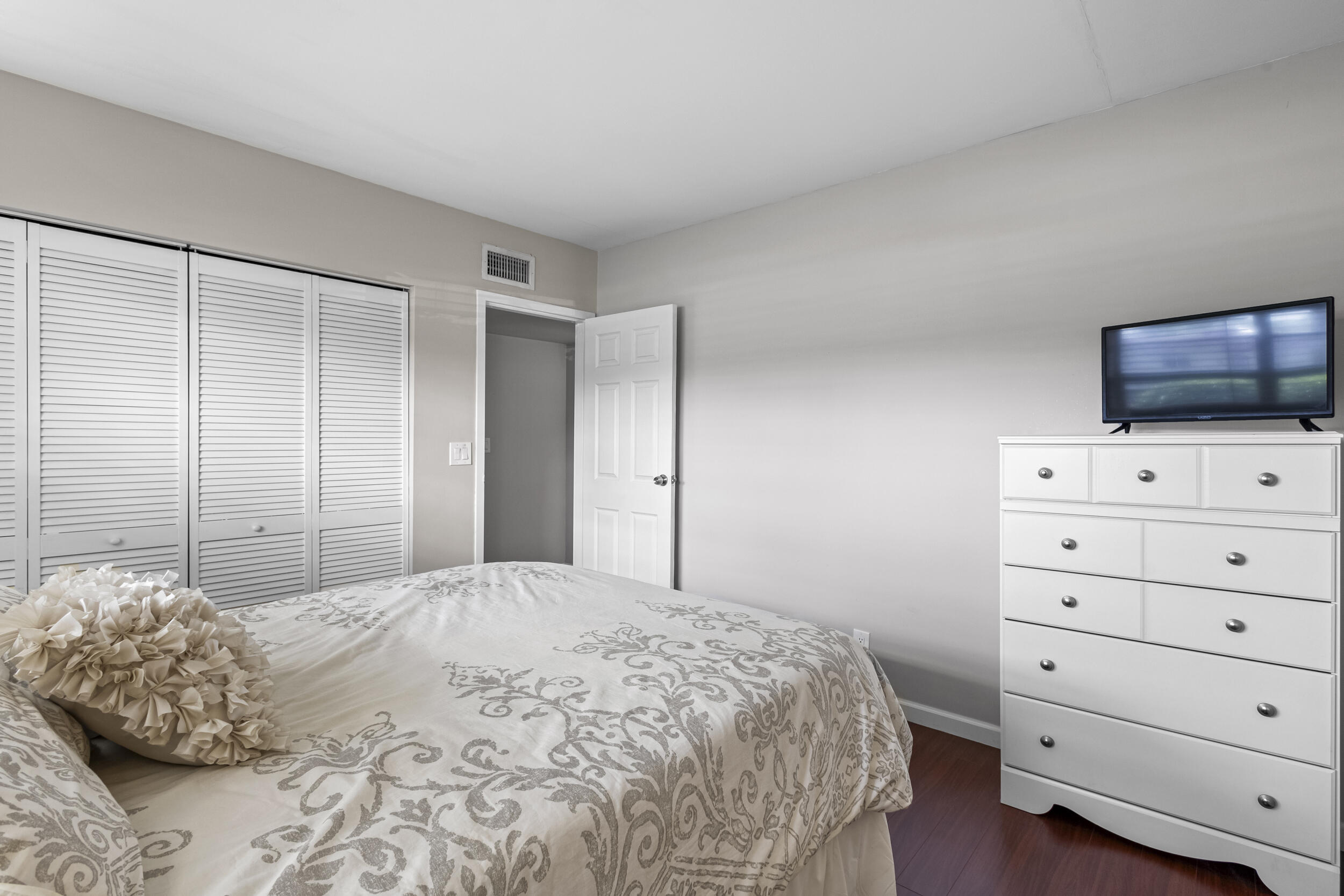 3 Abbey Lane 106