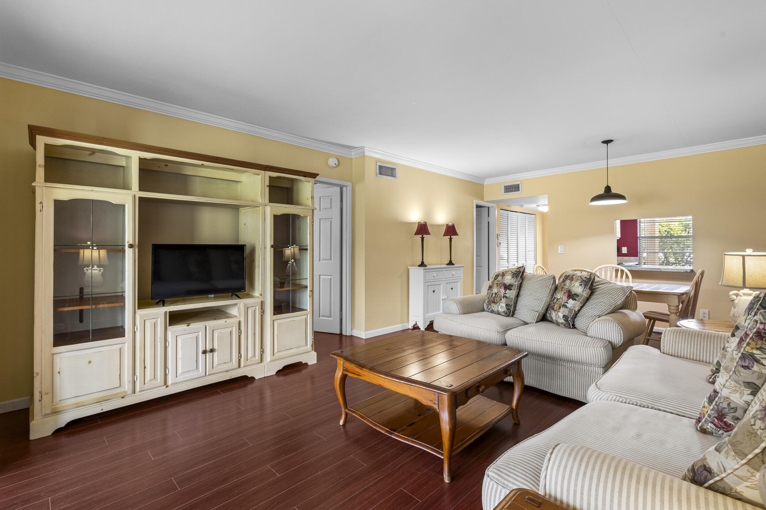 3 Abbey Lane 106