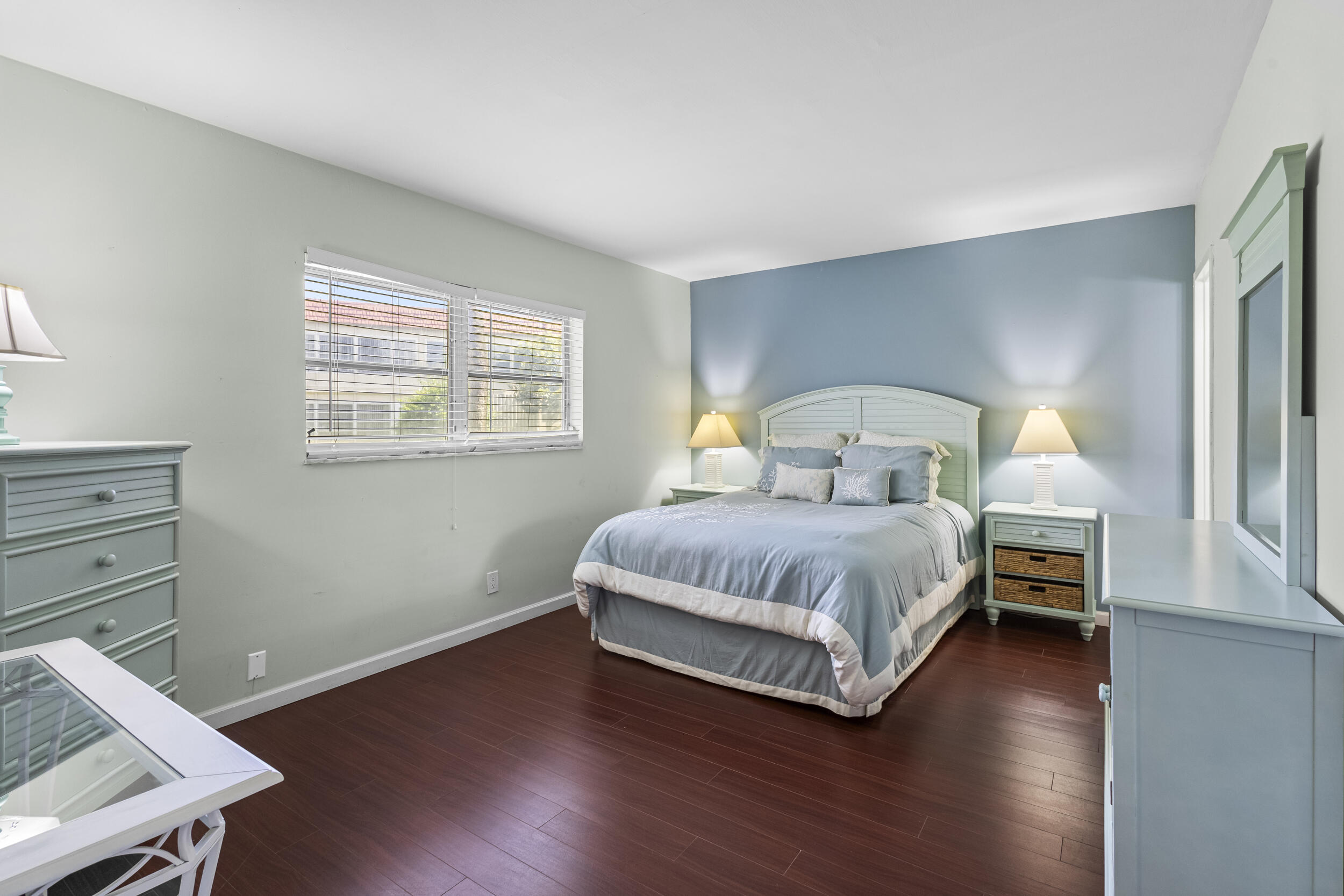 3 Abbey Lane 106