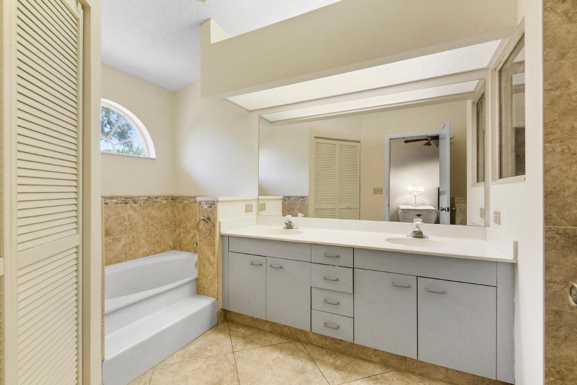 5266 Sapphire Valley