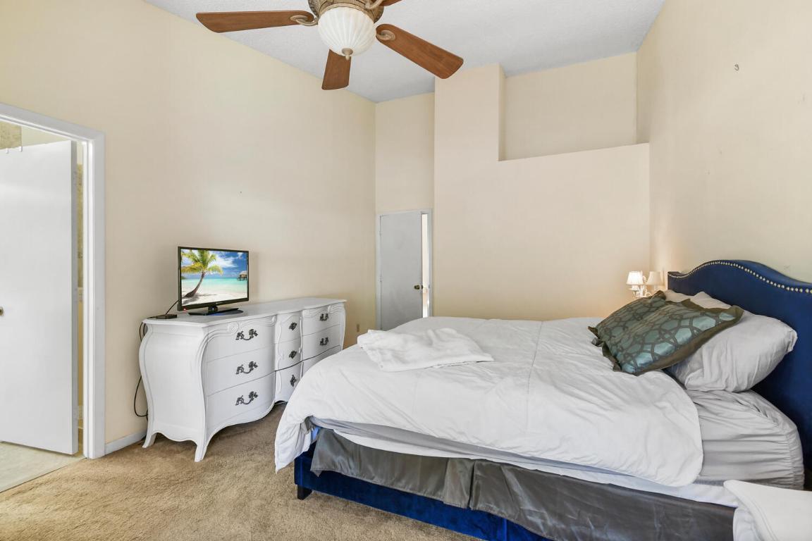 5266 Sapphire Valley