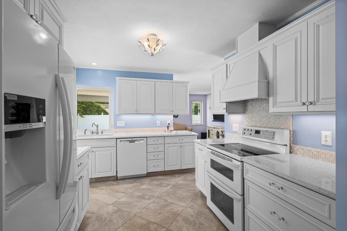 3110 Sherwood Boulevard