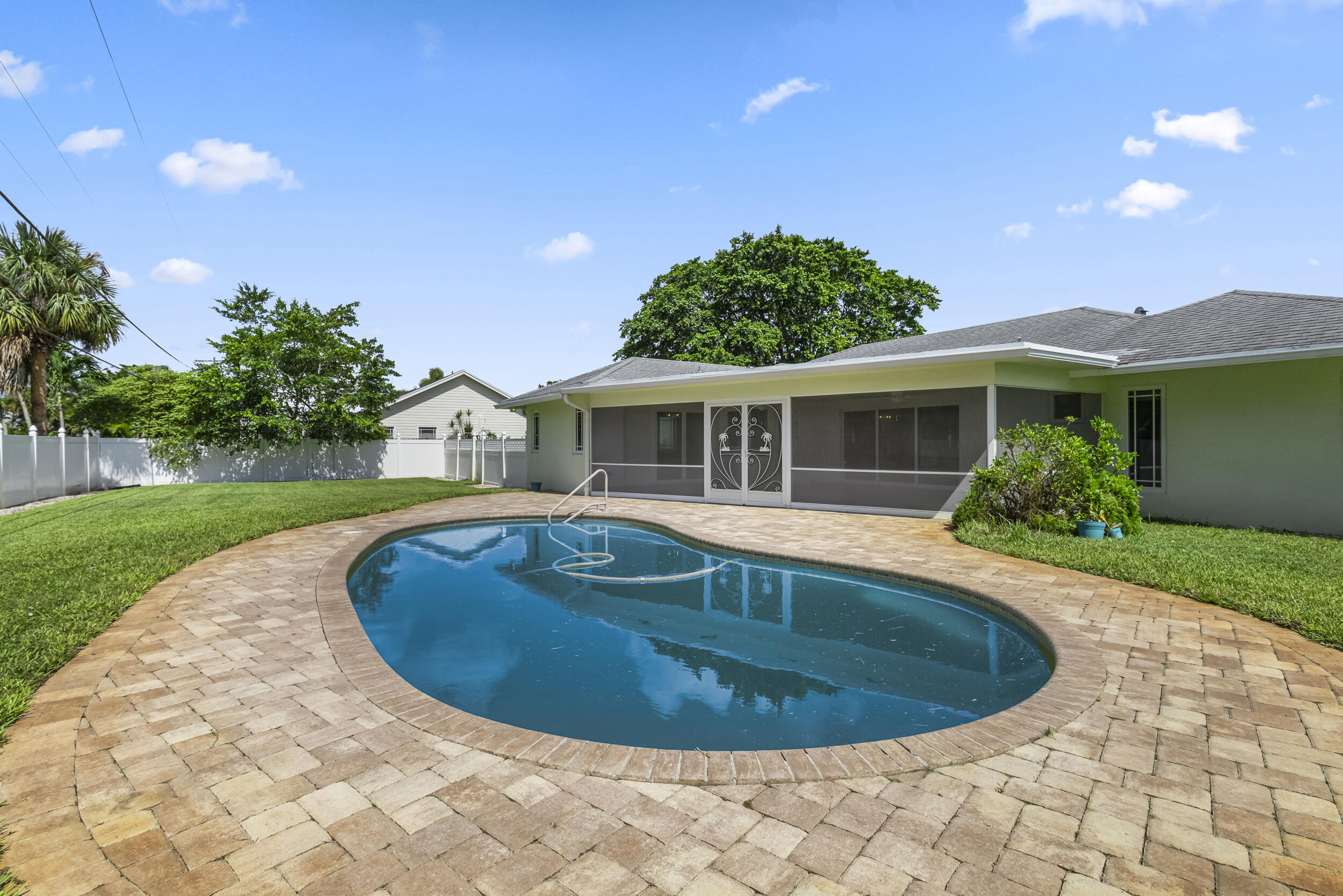 3110 Sherwood Boulevard