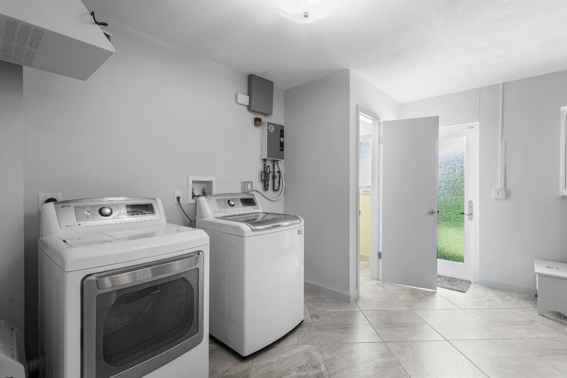 3110 Sherwood Boulevard