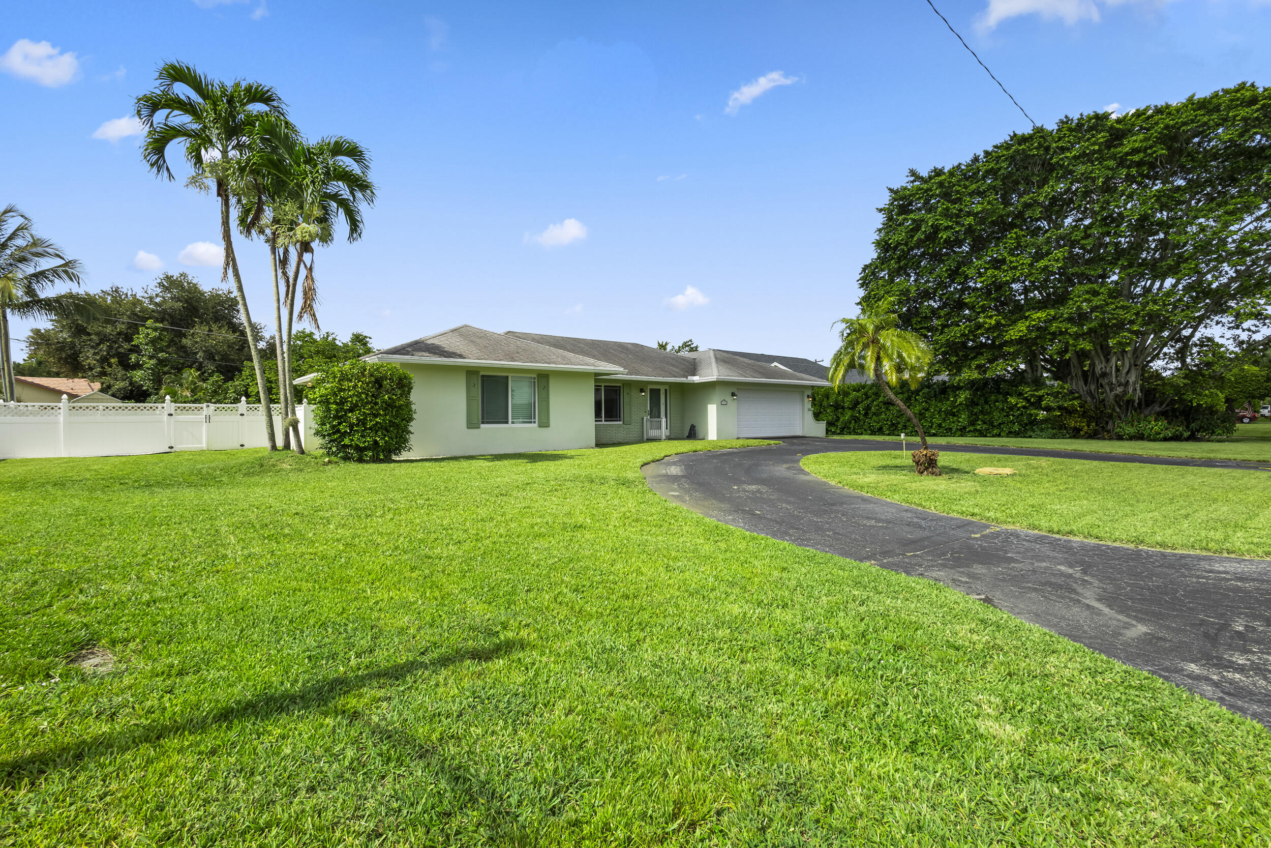 3110 Sherwood Boulevard