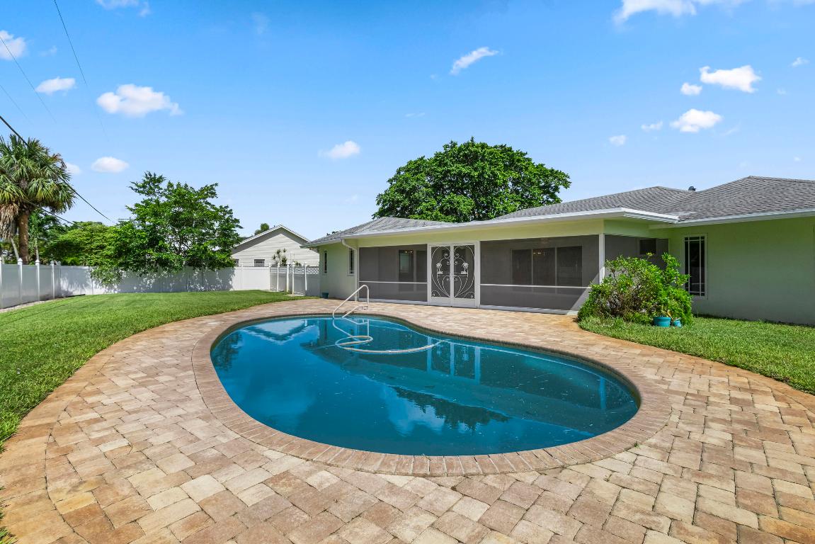 3110 Sherwood Boulevard