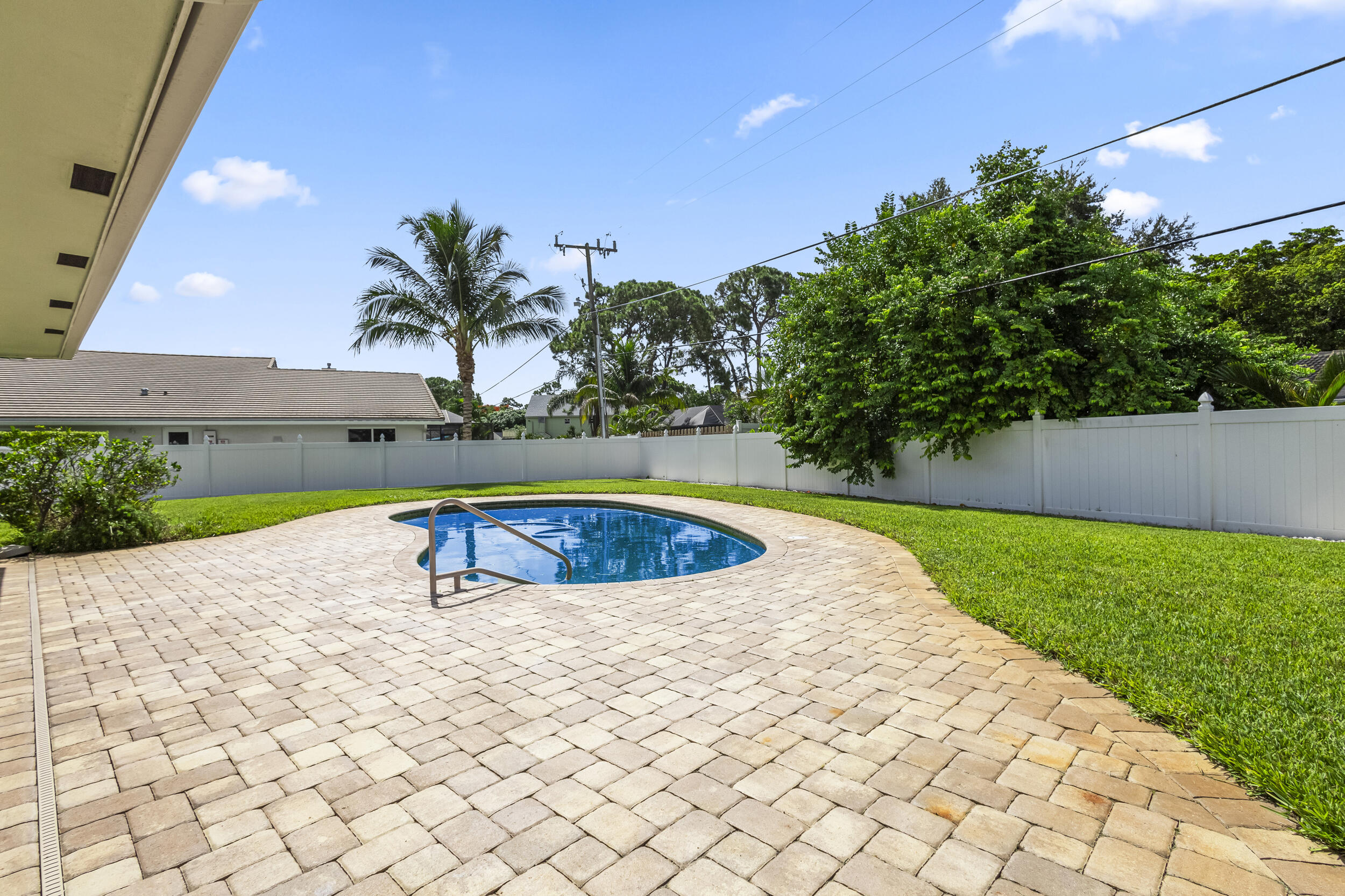 3110 Sherwood Boulevard