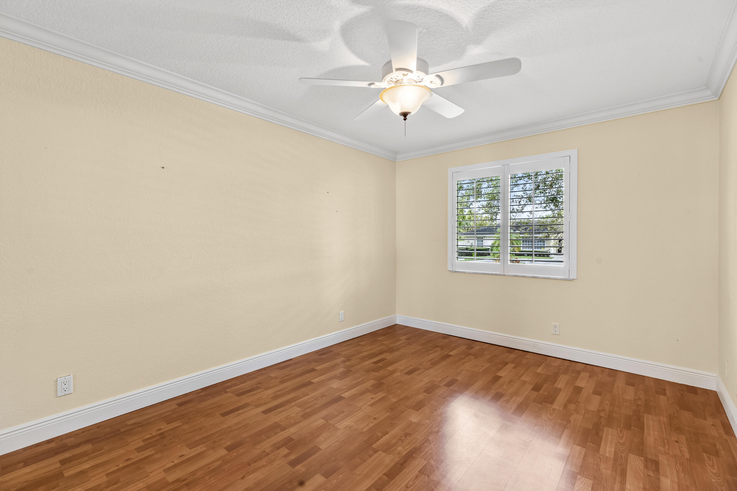 3210 Lakeview Drive