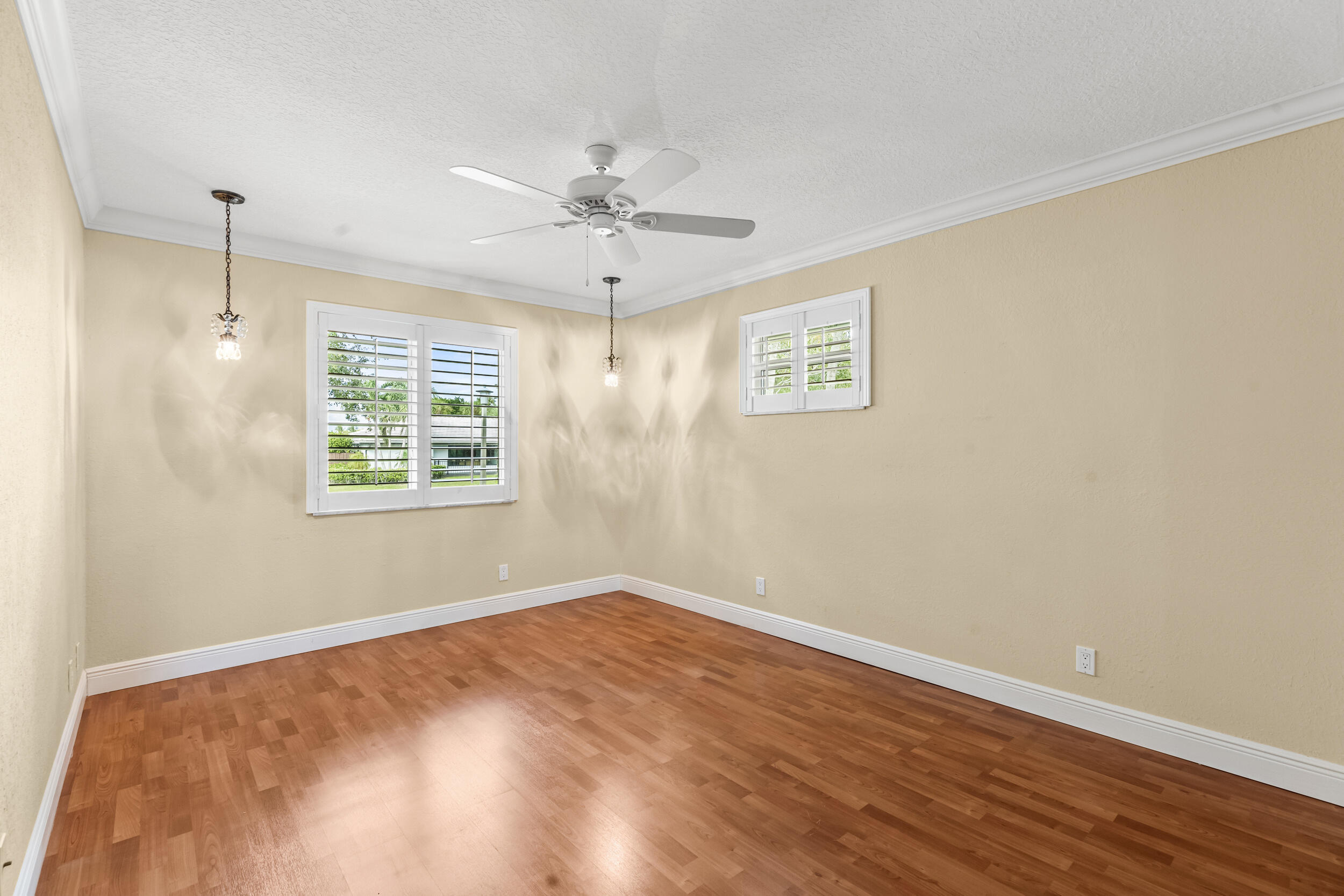 3210 Lakeview Drive