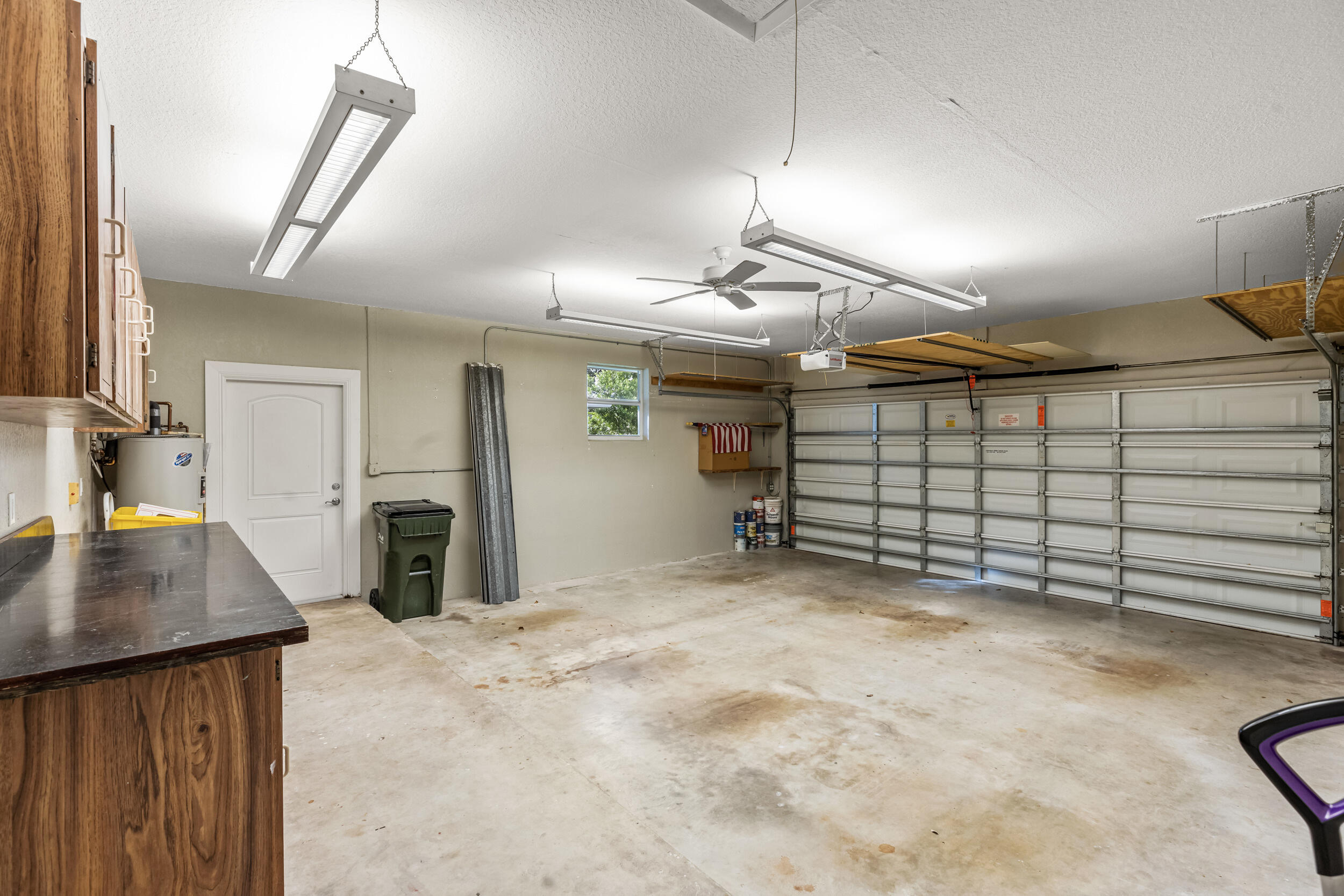 3210 Lakeview Drive