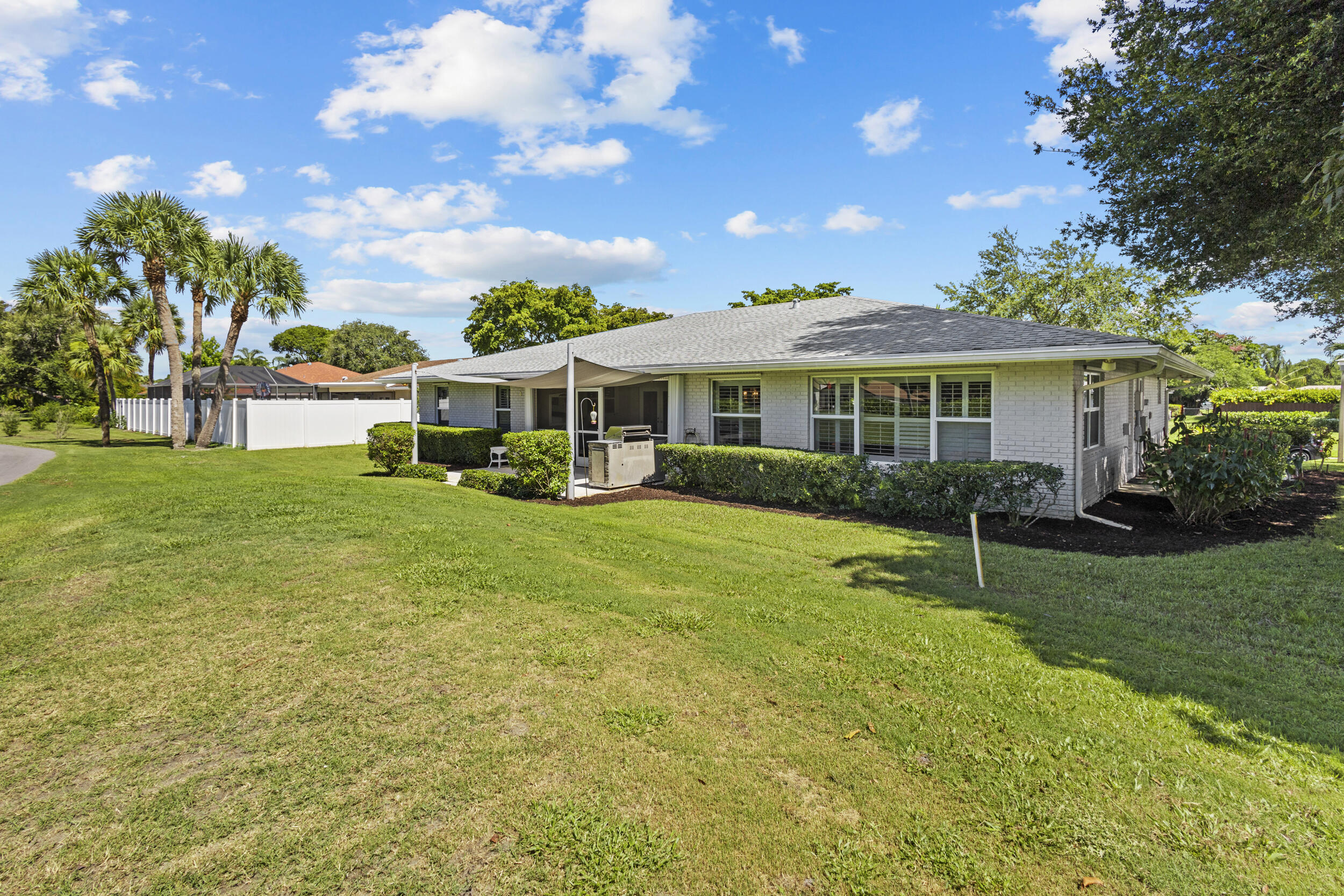 3210 Lakeview Drive