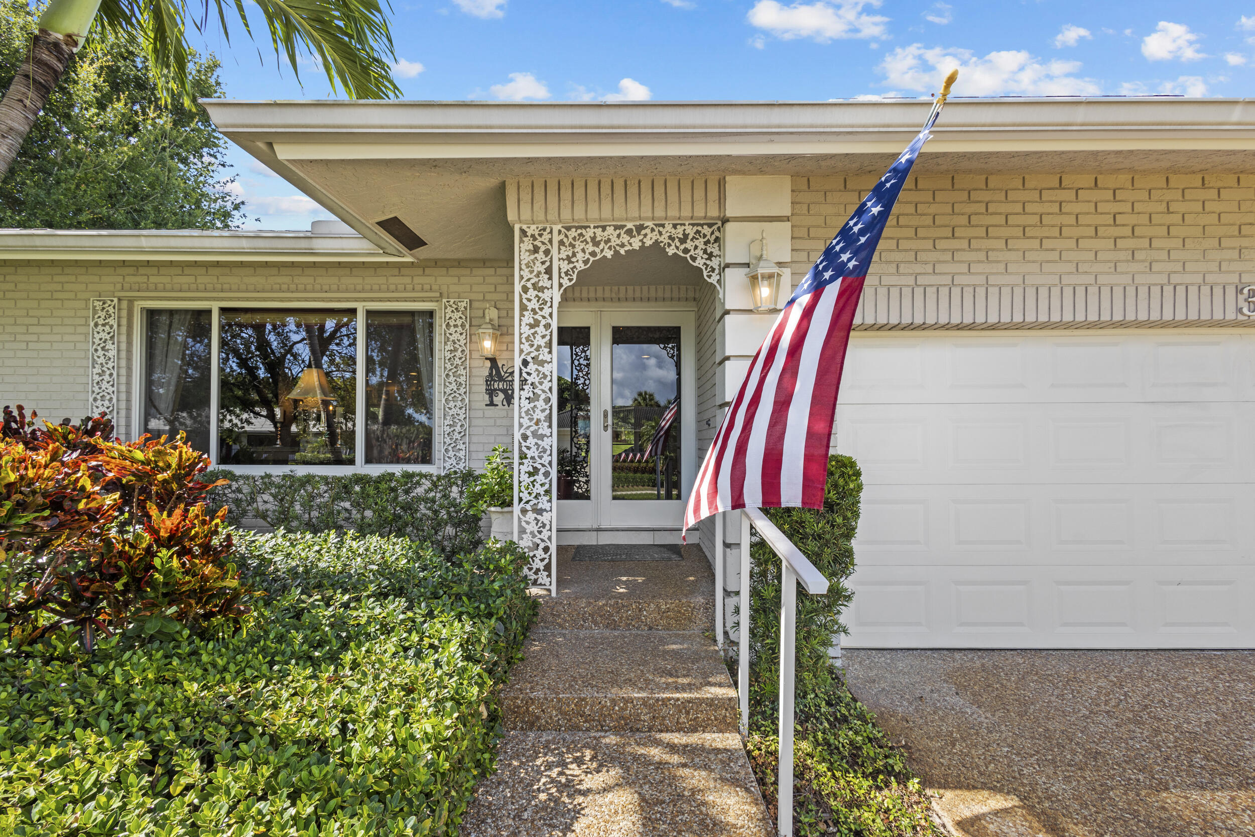 3210 Lakeview Drive