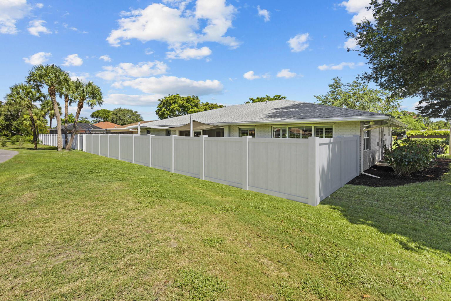 3210 Lakeview Drive