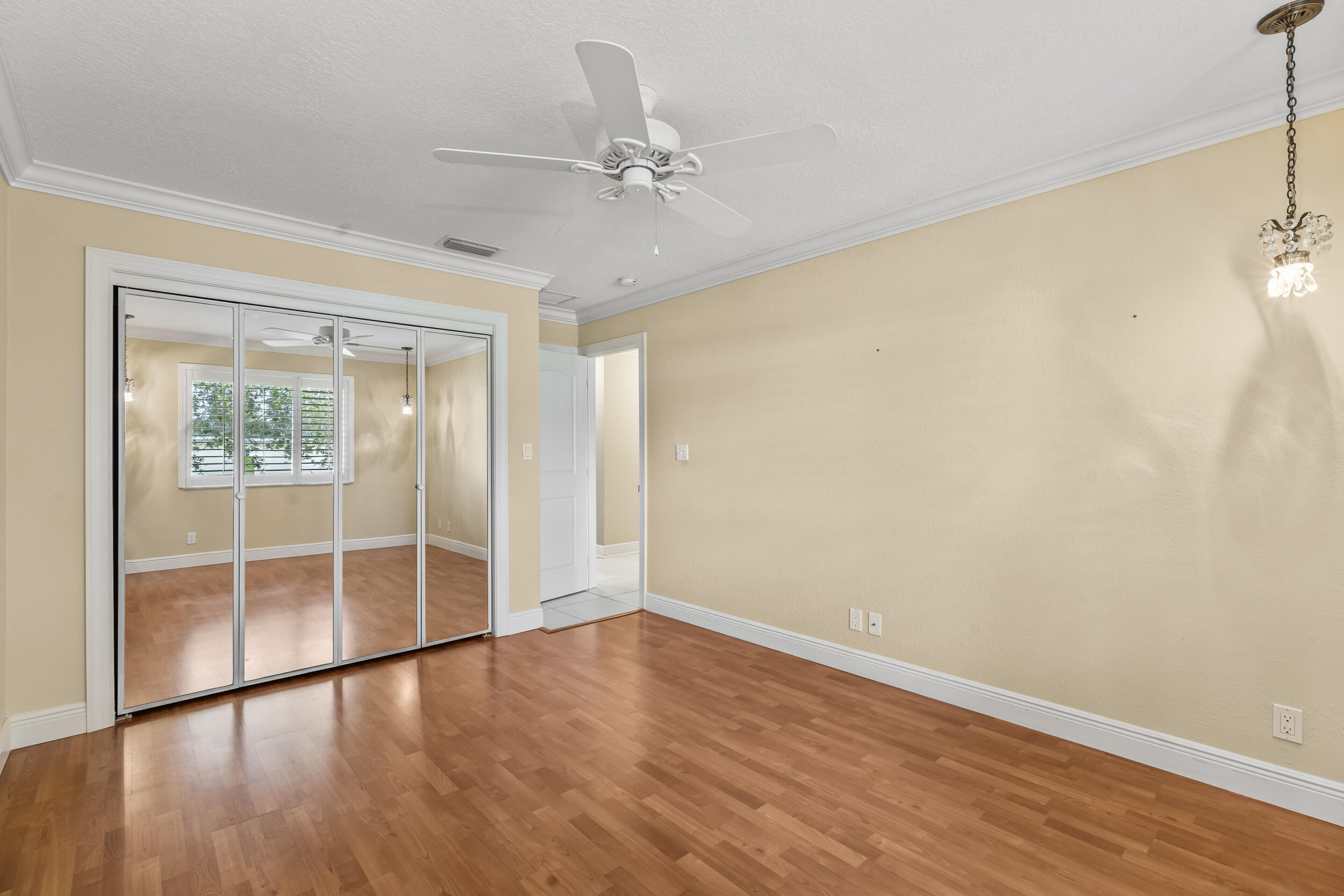 3210 Lakeview Drive