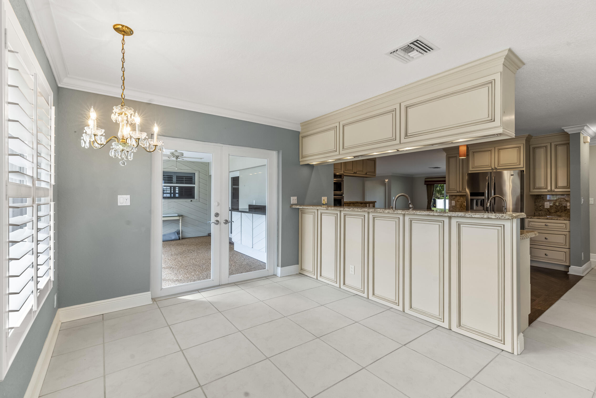 3210 Lakeview Drive