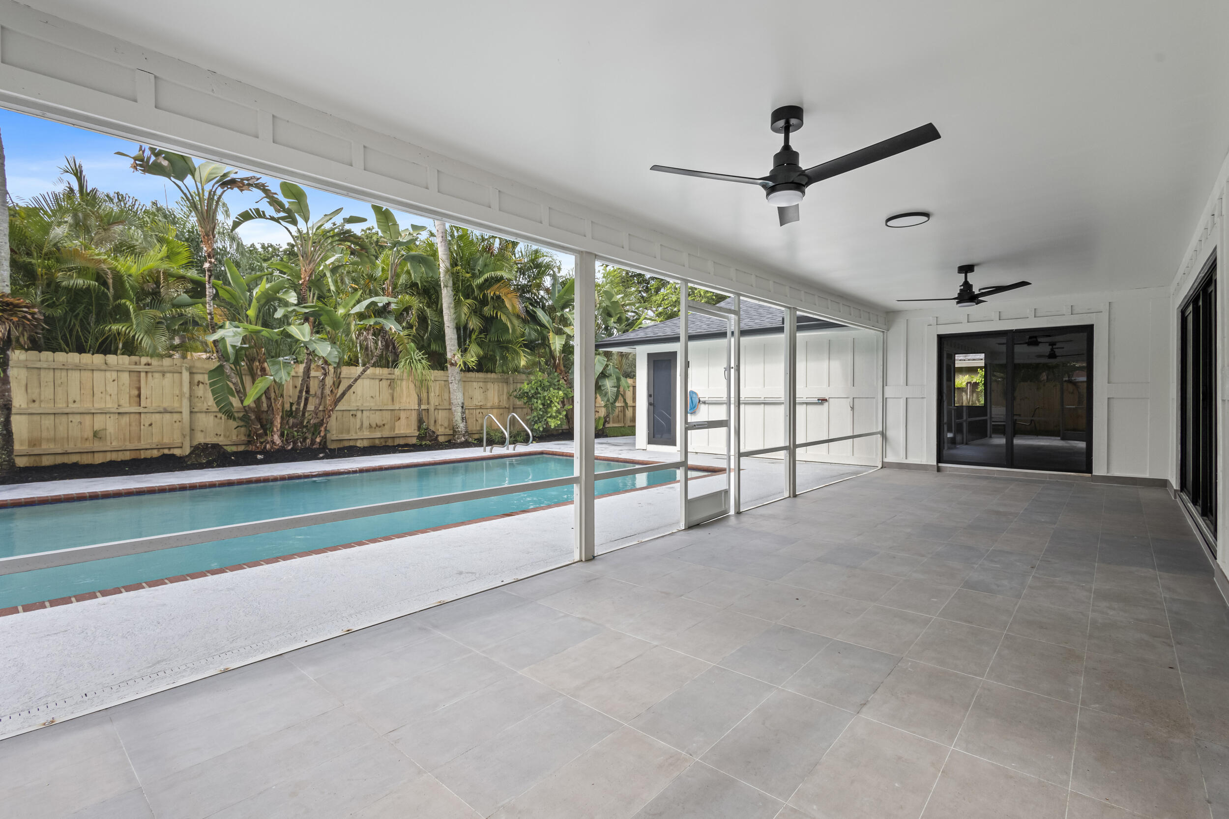 3296 Lakeview Drive