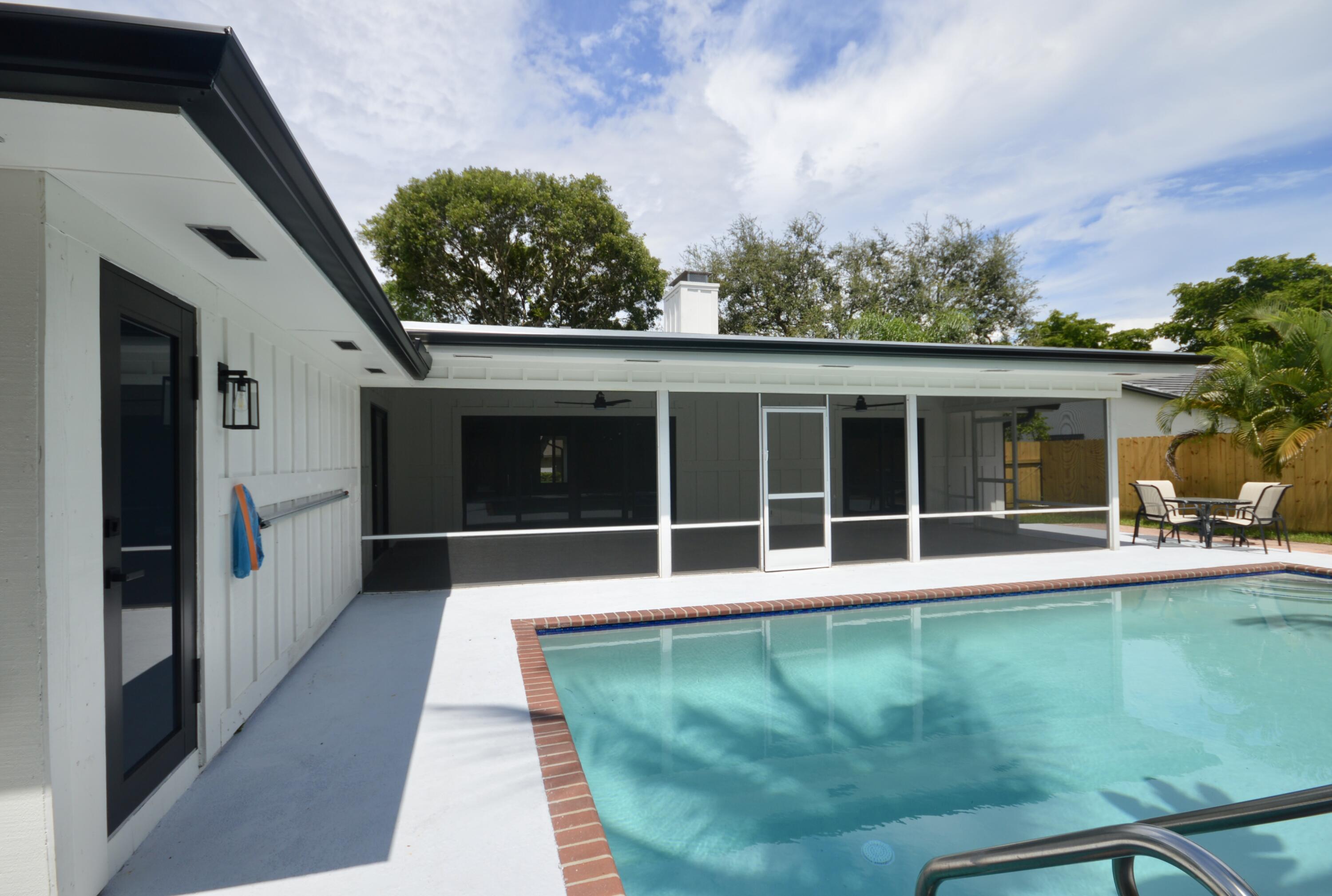 3296 Lakeview Drive