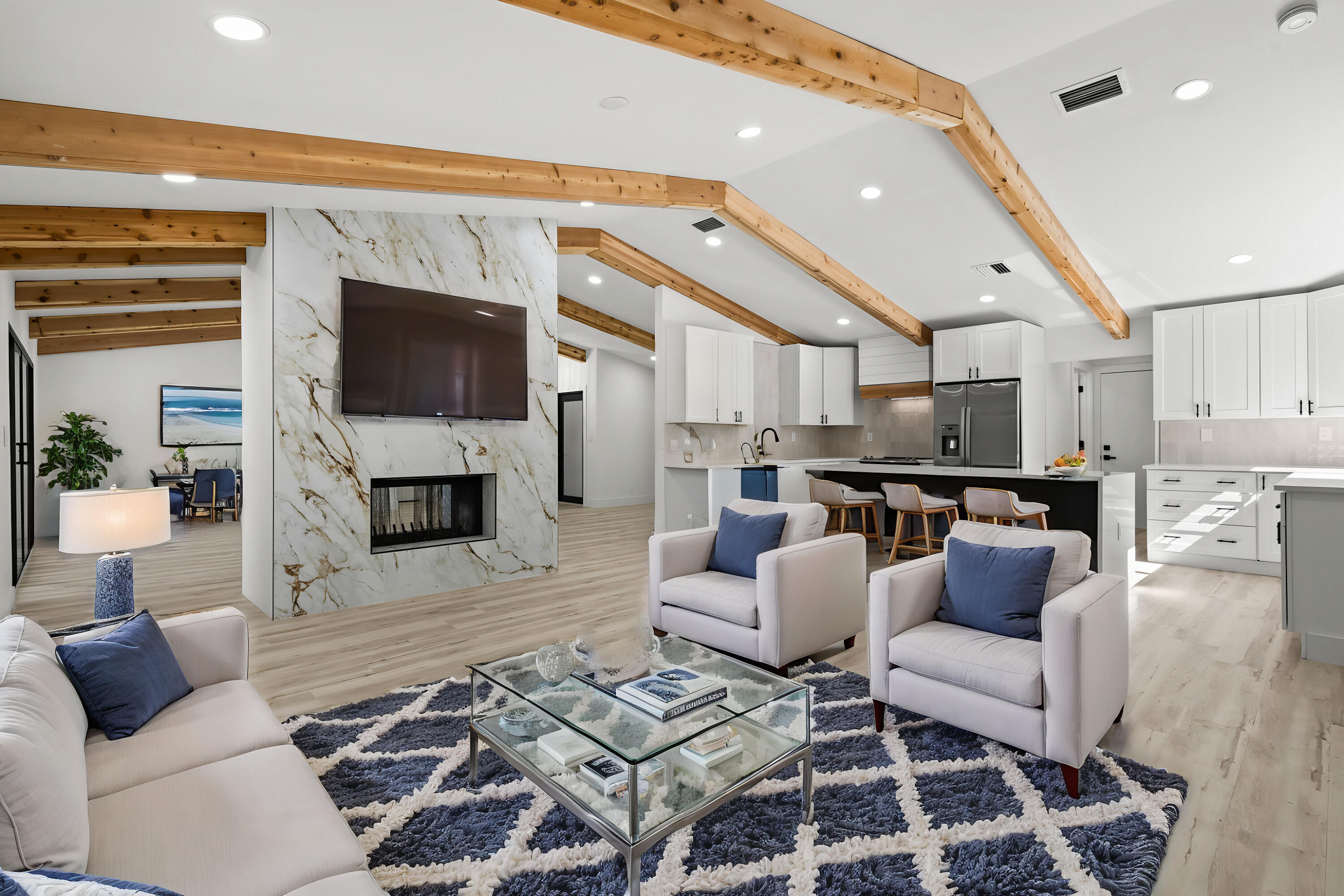 3296 Lakeview Drive