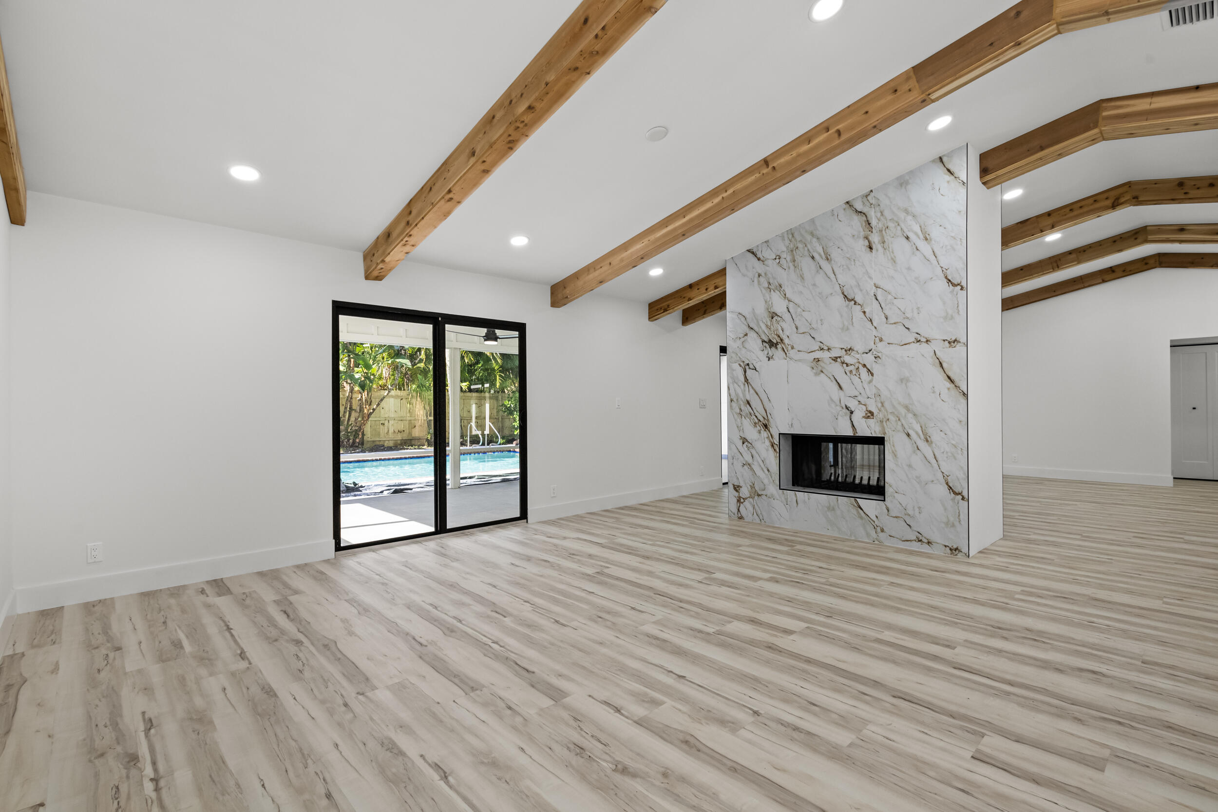 3296 Lakeview Drive